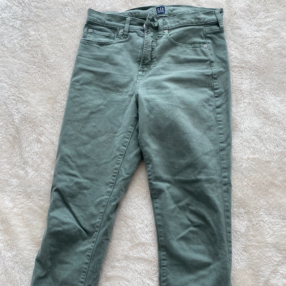 Green skinny jeans